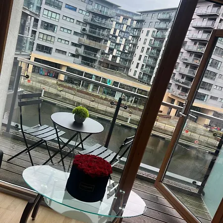 Clarance Docks Apartment